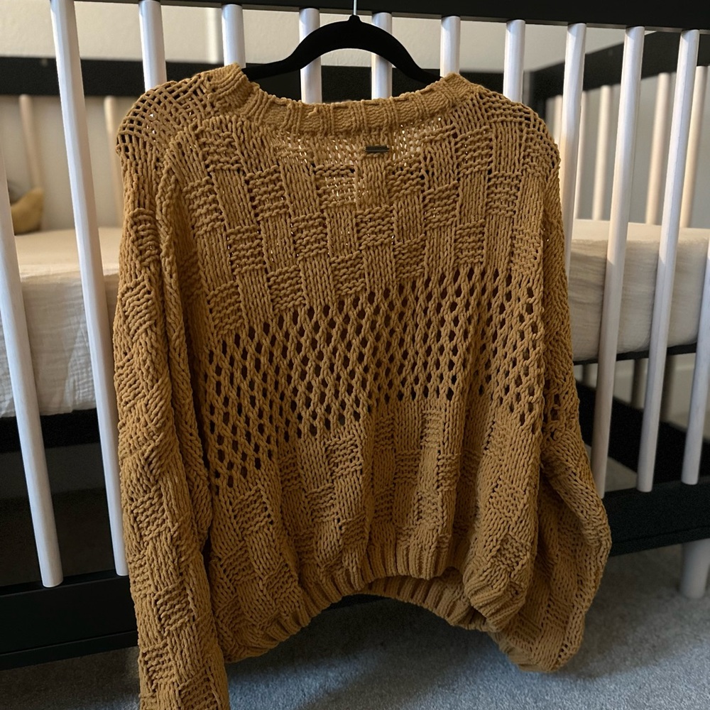 Billabong knit sweater (size L) mustard yellow/orange